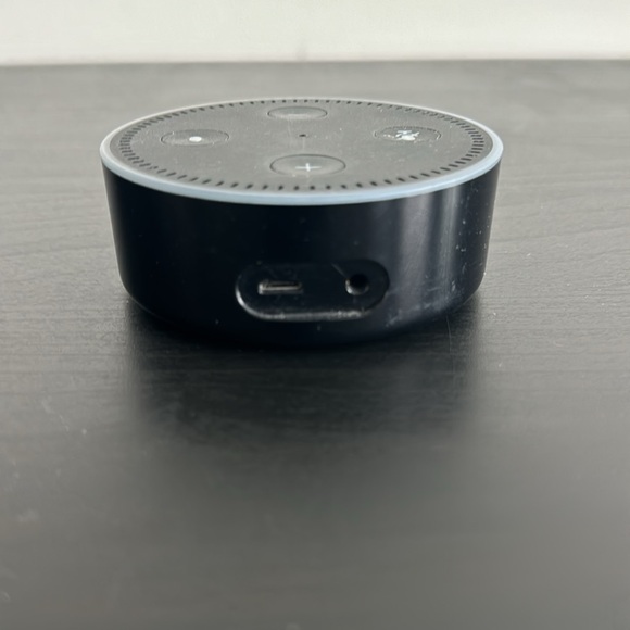 Amazon Echo Dot 2nd Gen - Picture 2 of 4